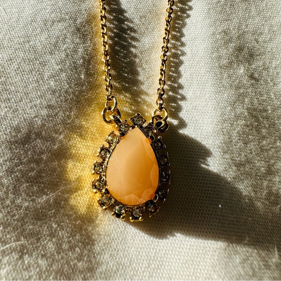 β
Kate Spade New York Gold-Tone Teardrop Crystal Pendant Necklace β
- Picture 12 of 17